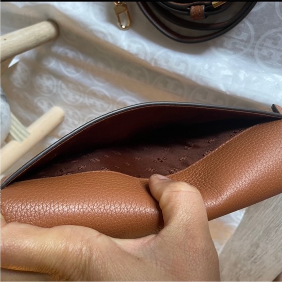 New✨ thea flat tory burch crossbody wallet - Picture 13 of 16